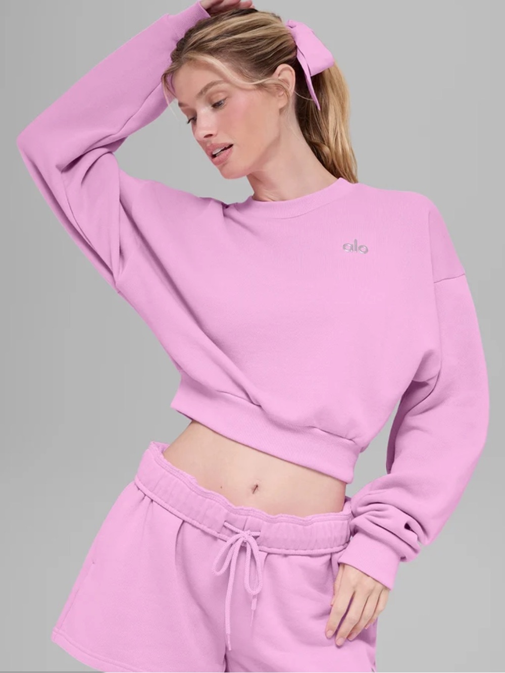 Alo Cropped Accolade Crewneck Sweatshirt Candy
Heart Pink Women’s XS